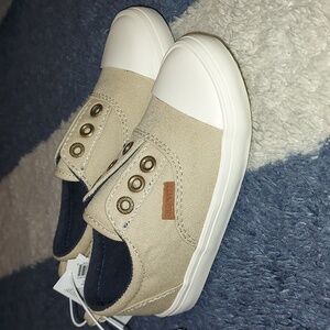Toddler boy tan size 7 slip on shoes